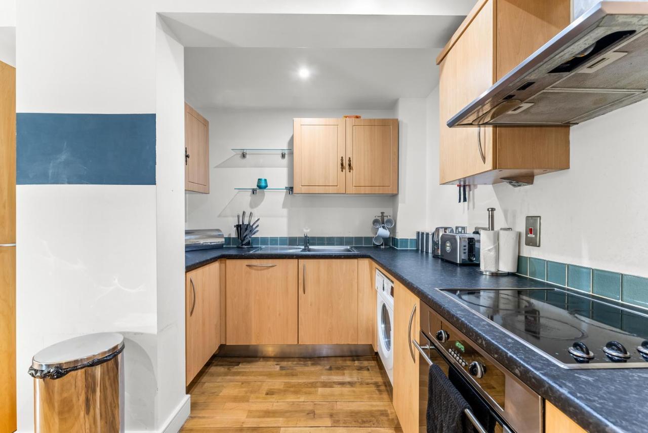 Enchanting Bristol Abode -Sleeps 6 With Balcony! エクステリア 写真