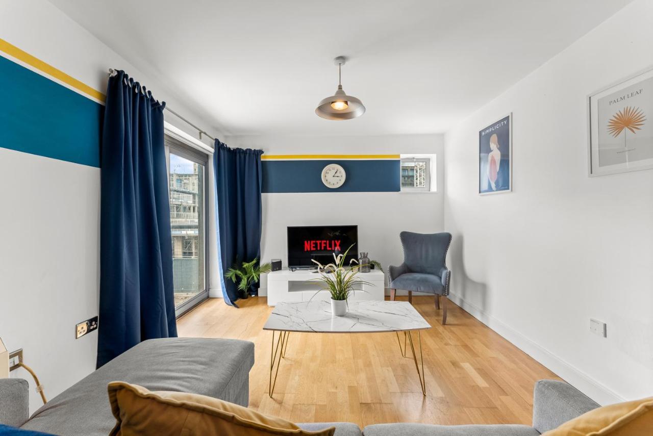 Enchanting Bristol Abode -Sleeps 6 With Balcony! エクステリア 写真