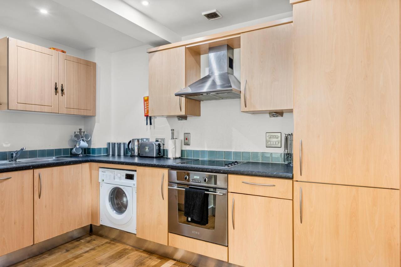 Enchanting Bristol Abode -Sleeps 6 With Balcony! エクステリア 写真