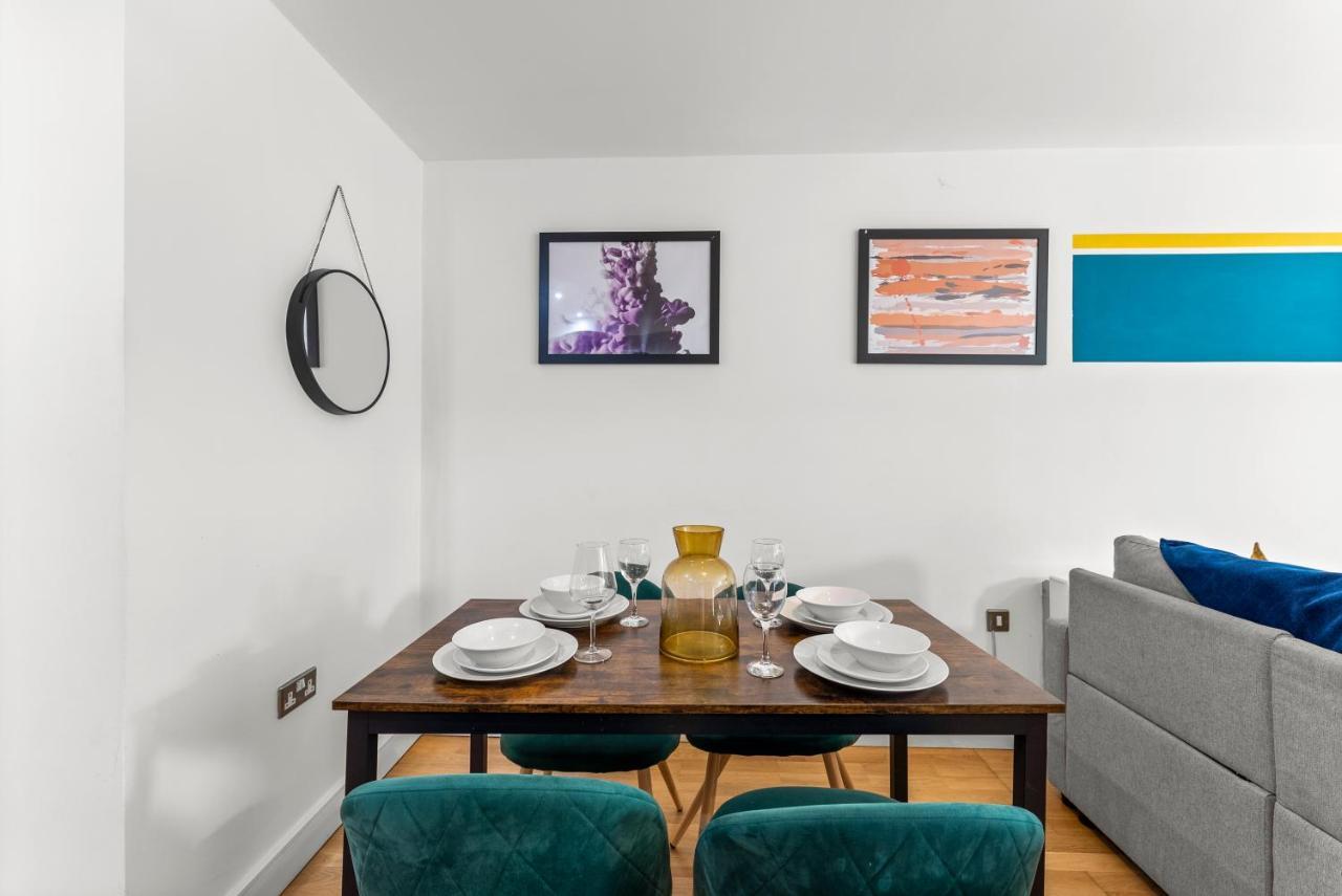 Enchanting Bristol Abode -Sleeps 6 With Balcony! エクステリア 写真