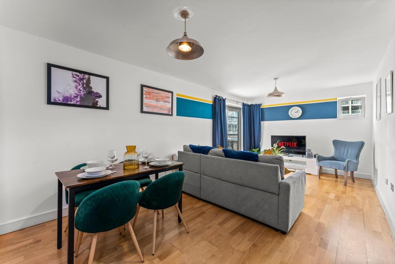 Enchanting Bristol Abode -Sleeps 6 With Balcony! エクステリア 写真